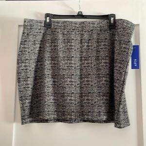 NWT APT 9 Mini